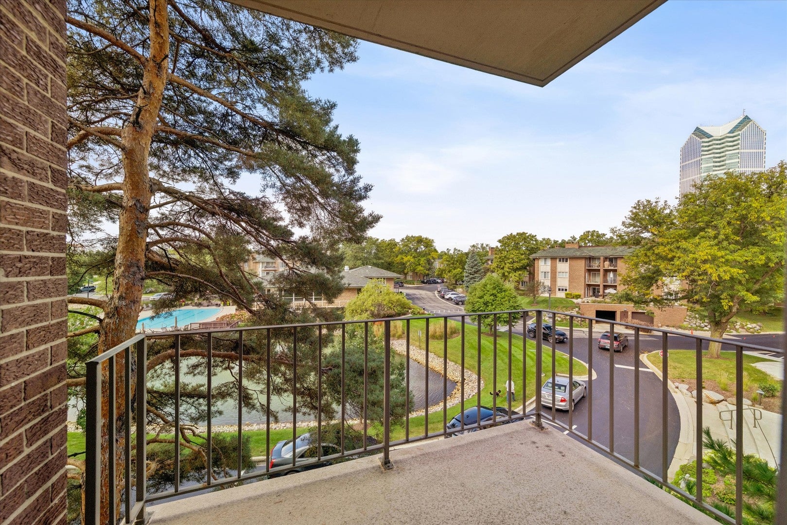 5 Oak Brook Club Drive S304