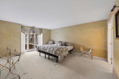 Tiny photo for 5 Oak Brook Club Drive #S304, Oak Brook, IL 60523 (MLS # 12730957)