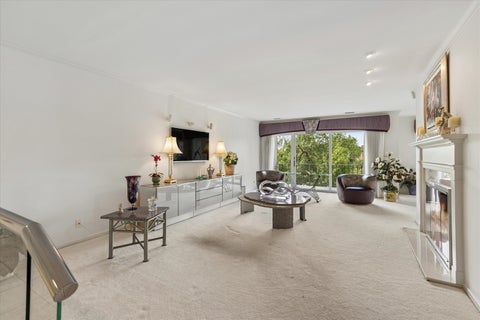 Tiny photo for 5 Oak Brook Club Drive #S304, Oak Brook, IL 60523 (MLS # 12730957)