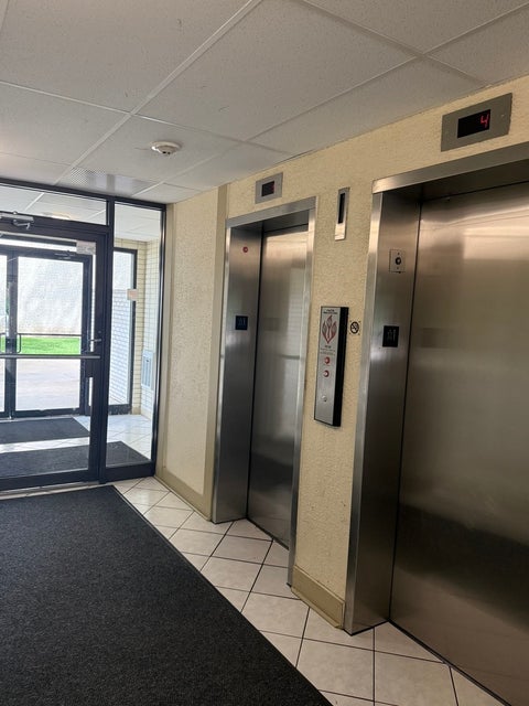 Tiny photo for 9701 Dee Road #4K, Niles, IL 60714 (MLS # 12703070)