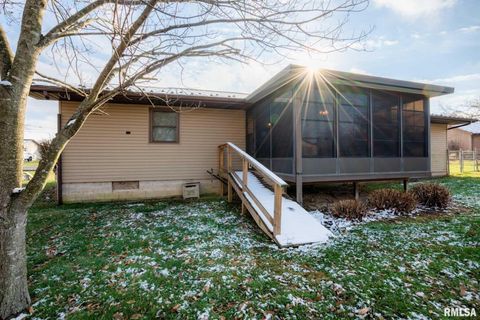 Tiny photo for 708 PAWNEE Street, Duquoin, IL 62832 (MLS # EB460666)