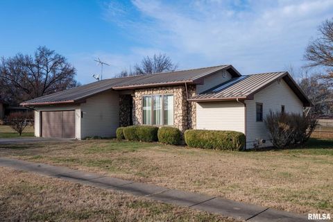 Tiny photo for 708 PAWNEE Street, Duquoin, IL 62832 (MLS # EB460666)