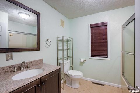 Tiny photo for 708 PAWNEE Street, Duquoin, IL 62832 (MLS # EB460666)