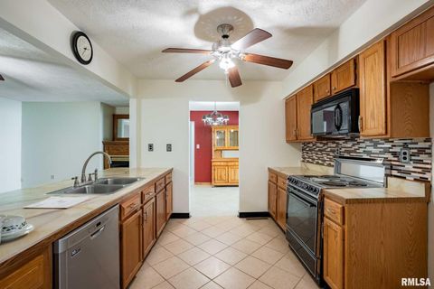 Tiny photo for 708 PAWNEE Street, Duquoin, IL 62832 (MLS # EB460666)