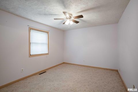 Tiny photo for 708 PAWNEE Street, Duquoin, IL 62832 (MLS # EB460666)