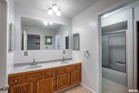 Tiny photo for 708 PAWNEE Street, Duquoin, IL 62832 (MLS # EB460666)