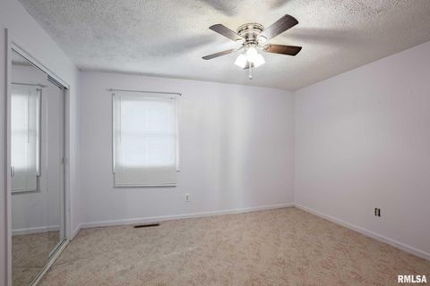 Tiny photo for 708 PAWNEE Street, Duquoin, IL 62832 (MLS # EB460666)