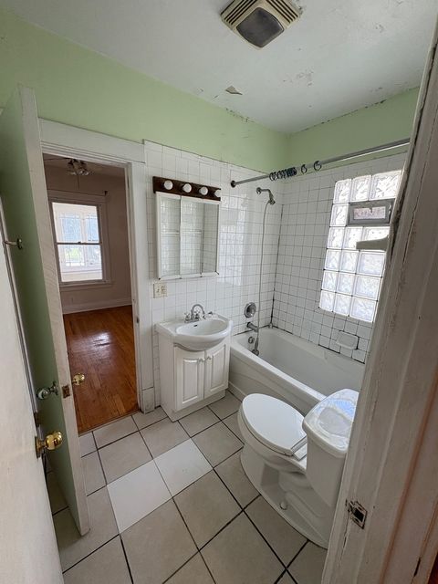 Tiny photo for 237 S Villa Avenue, Elmhurst, IL 60126 (MLS # 12471386)