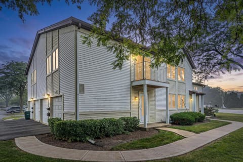 Photo of 608 Inverrary Lane #608, Deerfield, IL 60015 (MLS # 12728865)