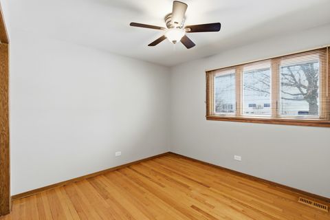 Tiny photo for 581 Victoria Lane, Wood Dale, IL 60191 (MLS # 12524128)