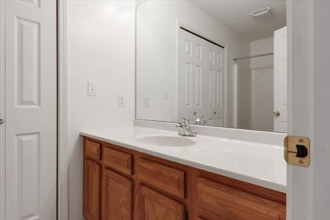 Tiny photo for 1204 Colonial Avenue, Bloomington, IL 61701 (MLS # 12512907)