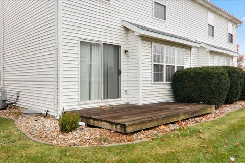 Tiny photo for 1204 Colonial Avenue, Bloomington, IL 61701 (MLS # 12512907)