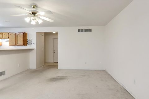 Tiny photo for 1204 Colonial Avenue, Bloomington, IL 61701 (MLS # 12512907)