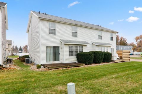 Tiny photo for 1204 Colonial Avenue, Bloomington, IL 61701 (MLS # 12512907)