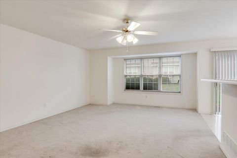 Tiny photo for 1204 Colonial Avenue, Bloomington, IL 61701 (MLS # 12512907)