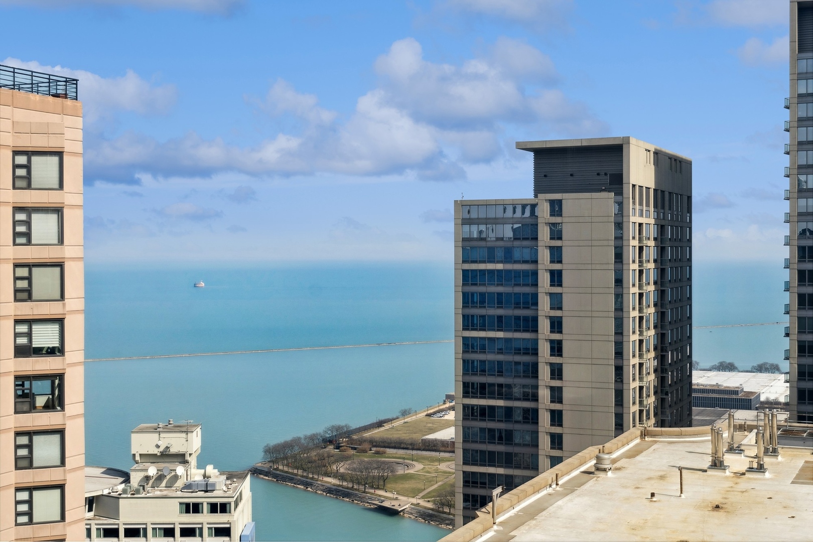 400 E Ohio Street 4303