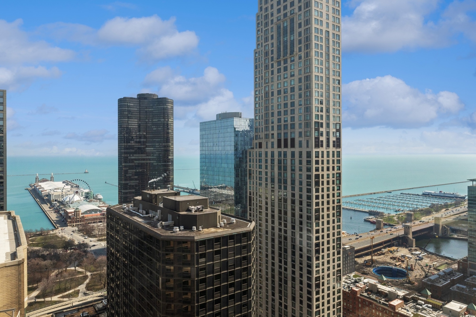 400 E Ohio Street 4303
