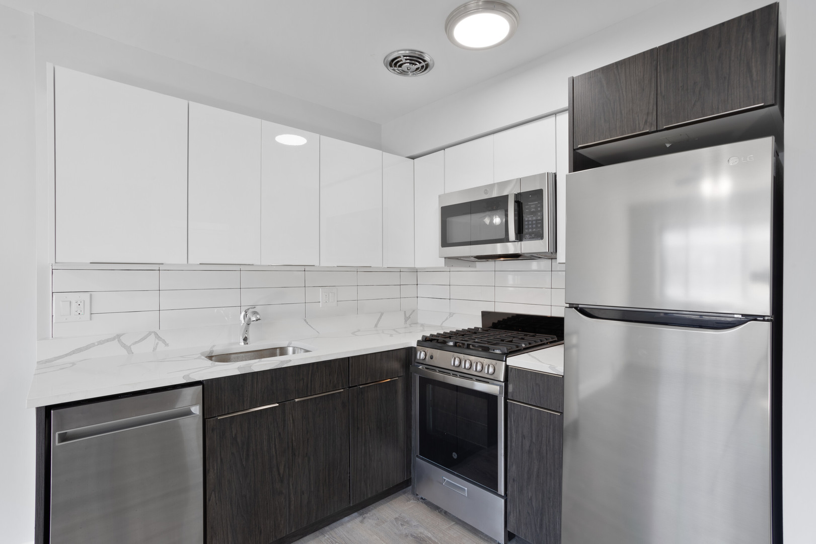 6758 N Sheridan Avenue 434