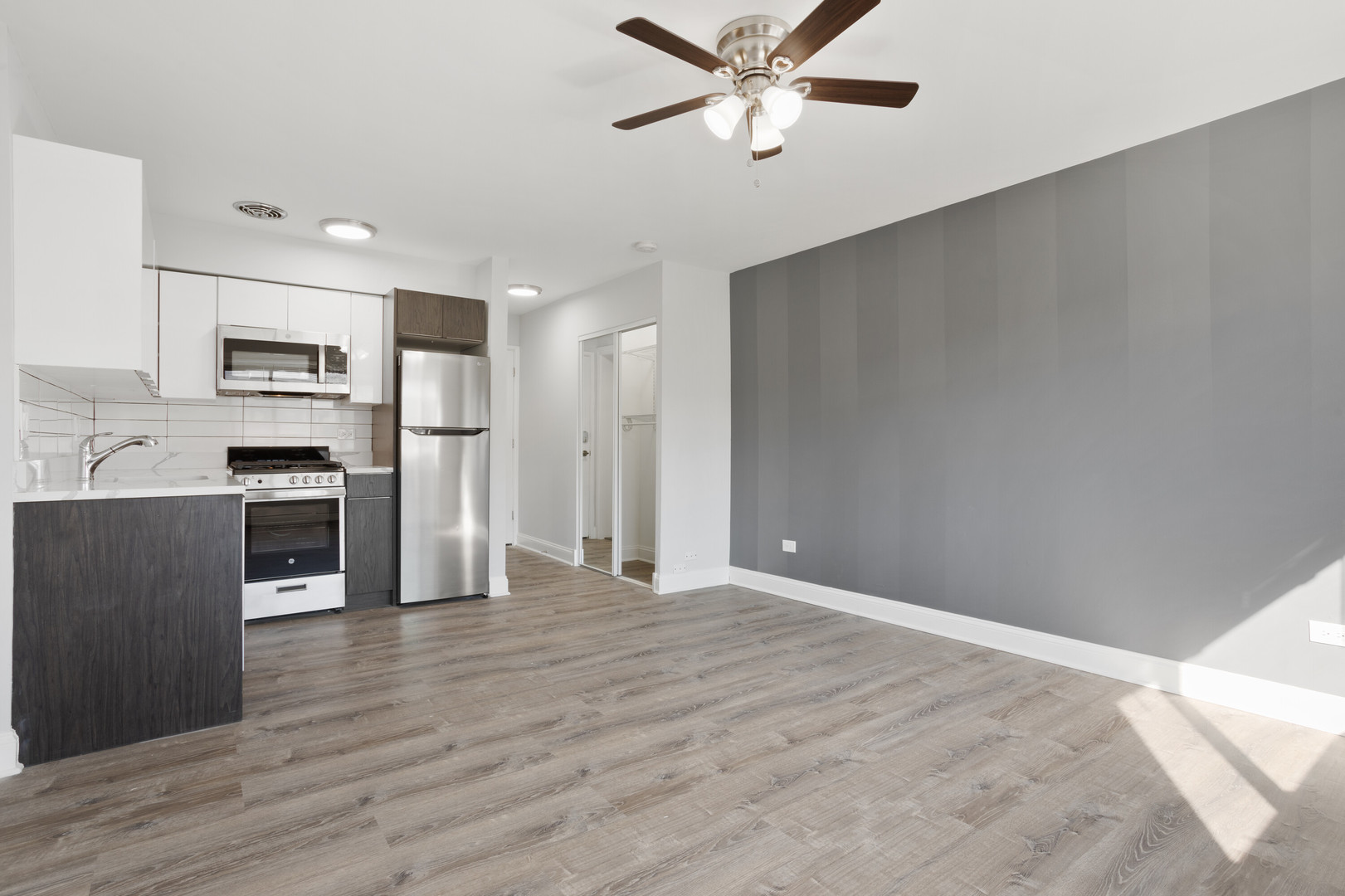 6758 N Sheridan Avenue 434