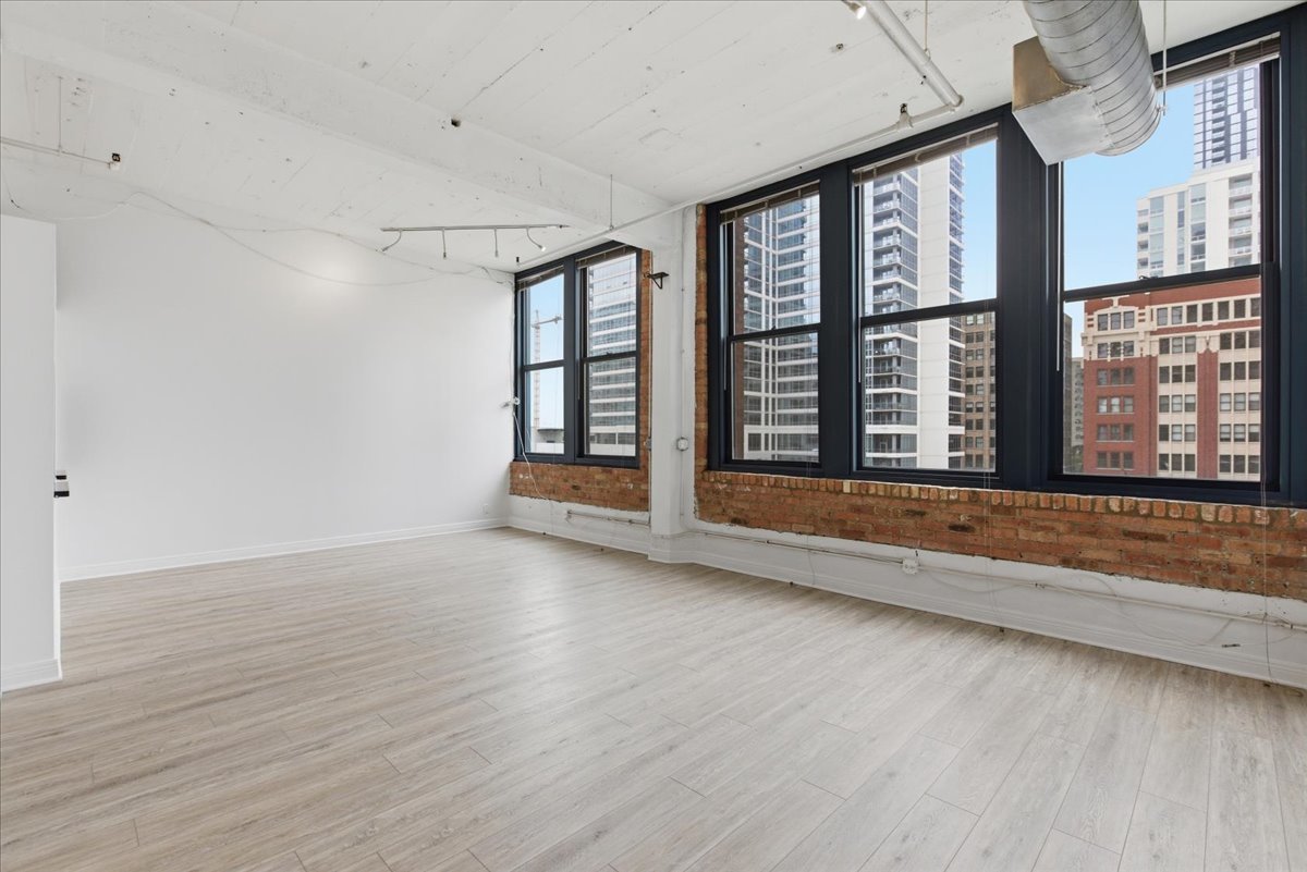 124 W Polk Street 405