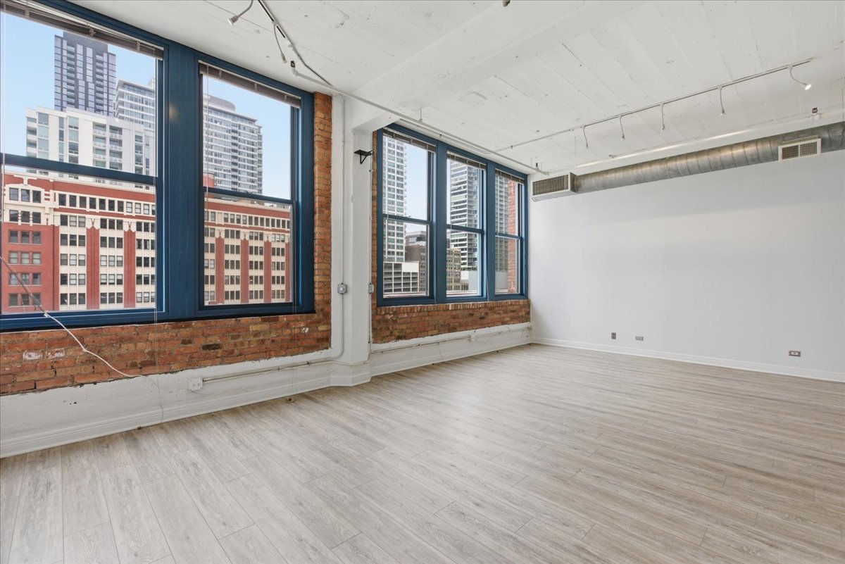 124 W Polk Street 405
