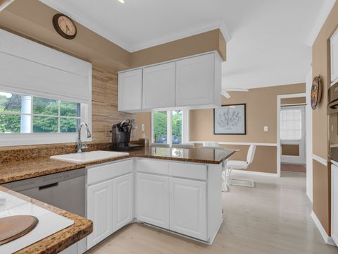 Tiny photo for 5 Knight Hill Lane, Buffalo Grove, IL 60089 (MLS # 12644443)