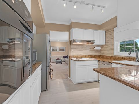 Tiny photo for 5 Knight Hill Lane, Buffalo Grove, IL 60089 (MLS # 12644443)