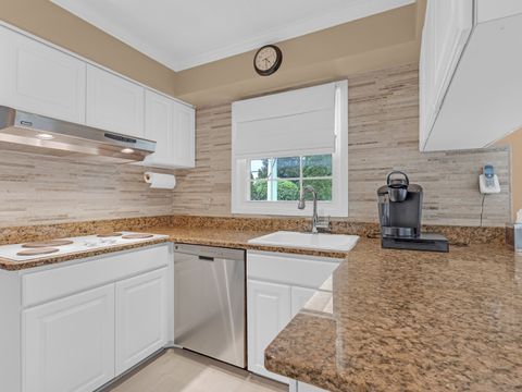 Tiny photo for 5 Knight Hill Lane, Buffalo Grove, IL 60089 (MLS # 12644443)