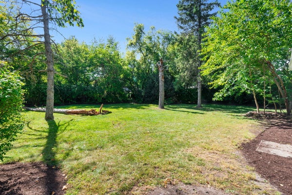 88 N AIRLITE ST, ELGIN, IL 60123 - Image efbc16cd06229d21b8ede8cbe4e4a0b0/2143939949