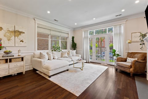 Tiny photo for 3921 N Greenview Avenue #1, Chicago, IL 60613 (MLS # 12723880)