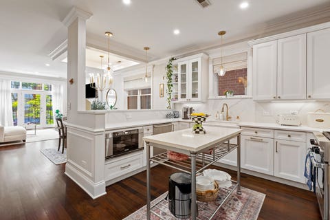 Tiny photo for 3921 N Greenview Avenue #1, Chicago, IL 60613 (MLS # 12723880)