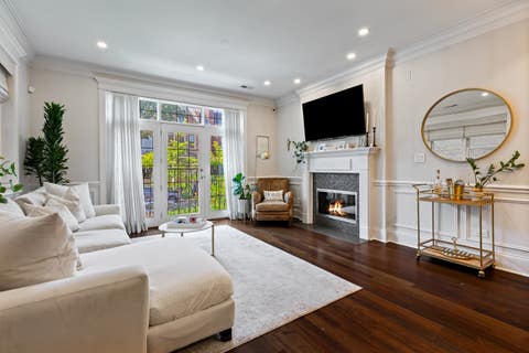 Tiny photo for 3921 N Greenview Avenue #1, Chicago, IL 60613 (MLS # 12723880)