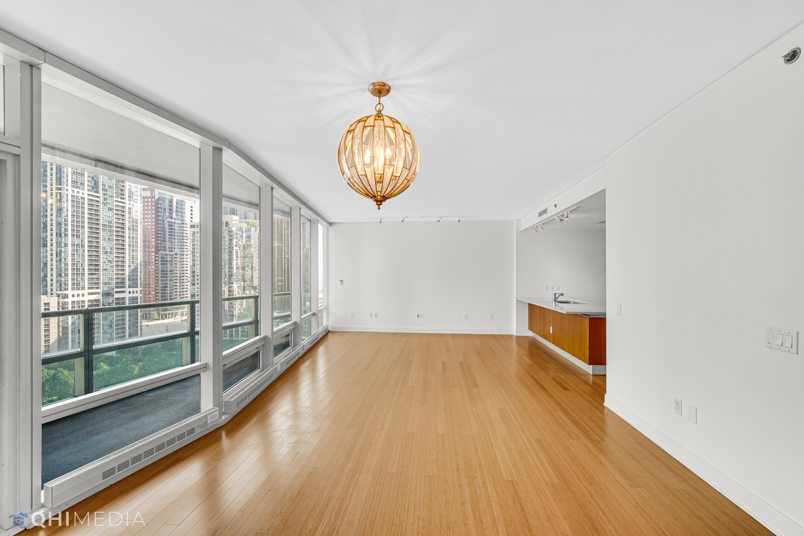 340 E RANDOLPH Street 1302