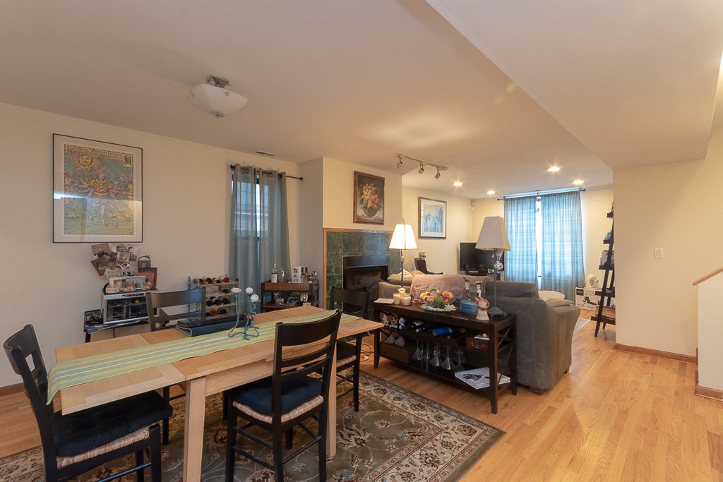 1644 W Augusta Boulevard House
