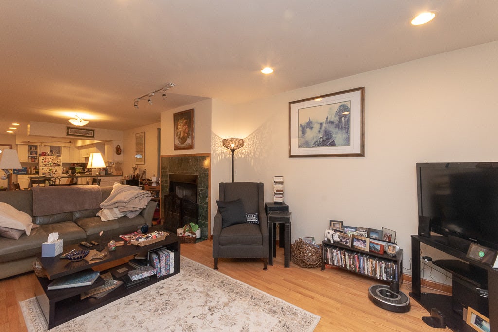 1644 W Augusta Boulevard House