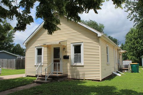 Photo of 612 E Pierce Street, Macomb, IL 61455 (MLS # 12682888)