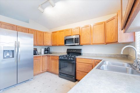 Tiny photo for 1101 Rader Run, Bloomington, IL 61704 (MLS # 12510869)