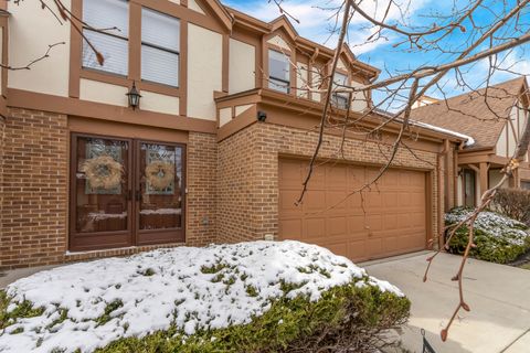 Tiny photo for 2828 Ashton Court, Westchester, IL 60154 (MLS # 12593459)