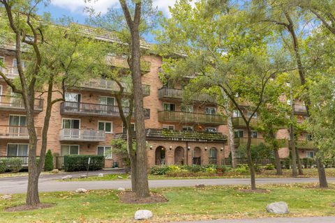 Photo of 500 Redondo Drive #409, Downers Grove, IL 60516 (MLS # 12479718)
