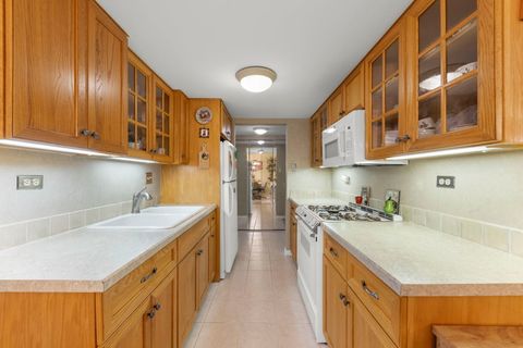 Tiny photo for 500 Redondo Drive #409, Downers Grove, IL 60516 (MLS # 12479718)