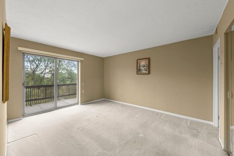 Tiny photo for 500 Redondo Drive #409, Downers Grove, IL 60516 (MLS # 12479718)