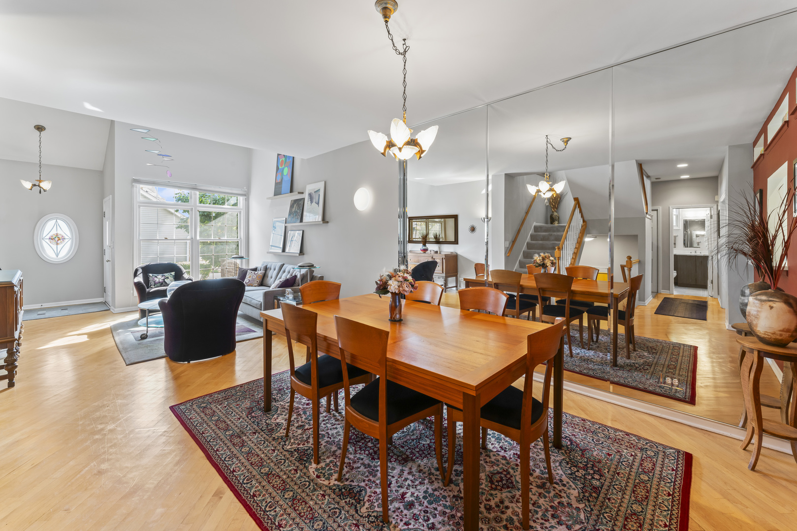 566 W Bridge View Court