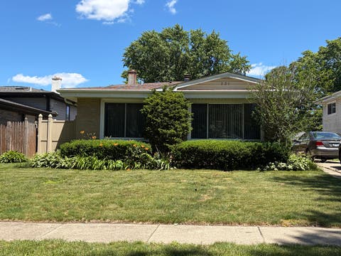 Photo of 231 Lincoln Lane, Wheeling, IL 60090 (MLS # 12693562)