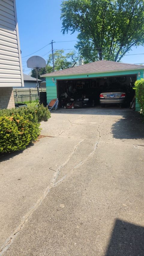 Tiny photo for 231 Lincoln Lane, Wheeling, IL 60090 (MLS # 12693562)