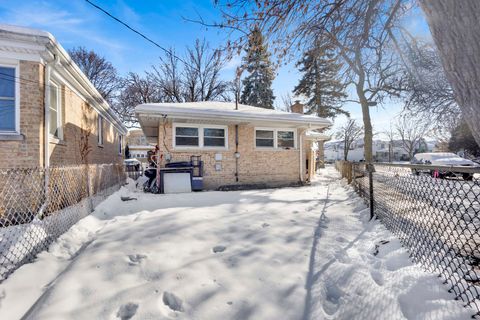 Tiny photo for 5360 N Lynch Avenue, Chicago, IL 60630 (MLS # 12530114)