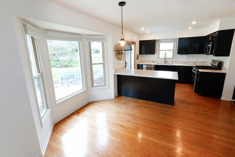 Tiny photo for 608 Thackeray Lane, Fox River Grove, IL 60021 (MLS # 12742364)