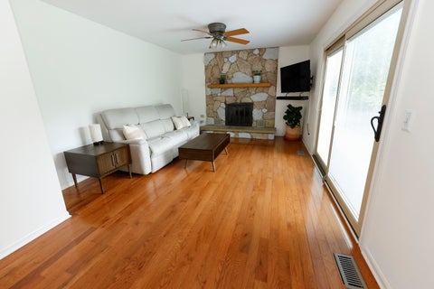 Tiny photo for 608 Thackeray Lane, Fox River Grove, IL 60021 (MLS # 12742364)