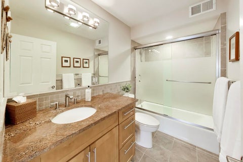 Tiny photo for 7 The Court Of Hidden Bay, Northbrook, IL 60062 (MLS # 12692161)