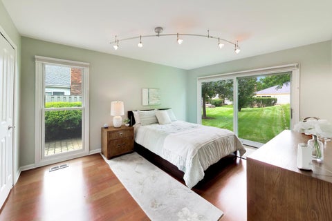 Tiny photo for 7 The Court Of Hidden Bay, Northbrook, IL 60062 (MLS # 12692161)