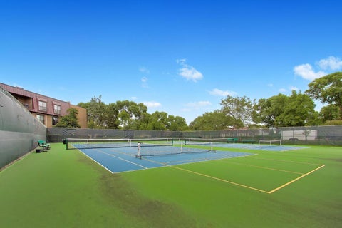 Tiny photo for 7 The Court Of Hidden Bay, Northbrook, IL 60062 (MLS # 12692161)